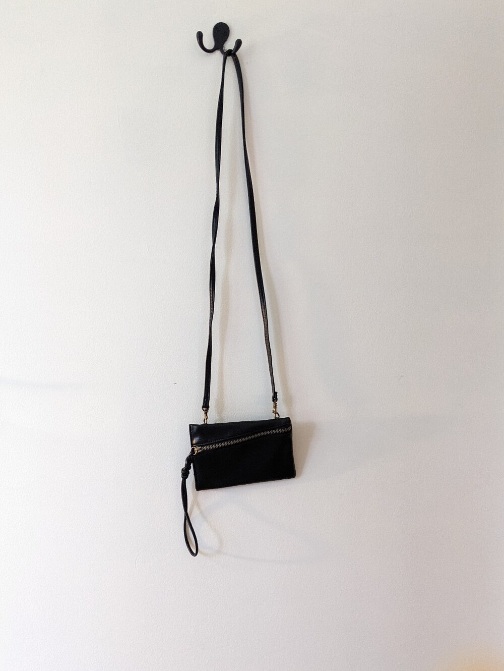 Universal Thread Small Wristlet Purse - Picture 2 of 3